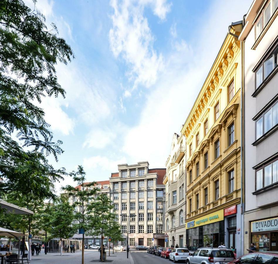 Kafka's Head * Praag