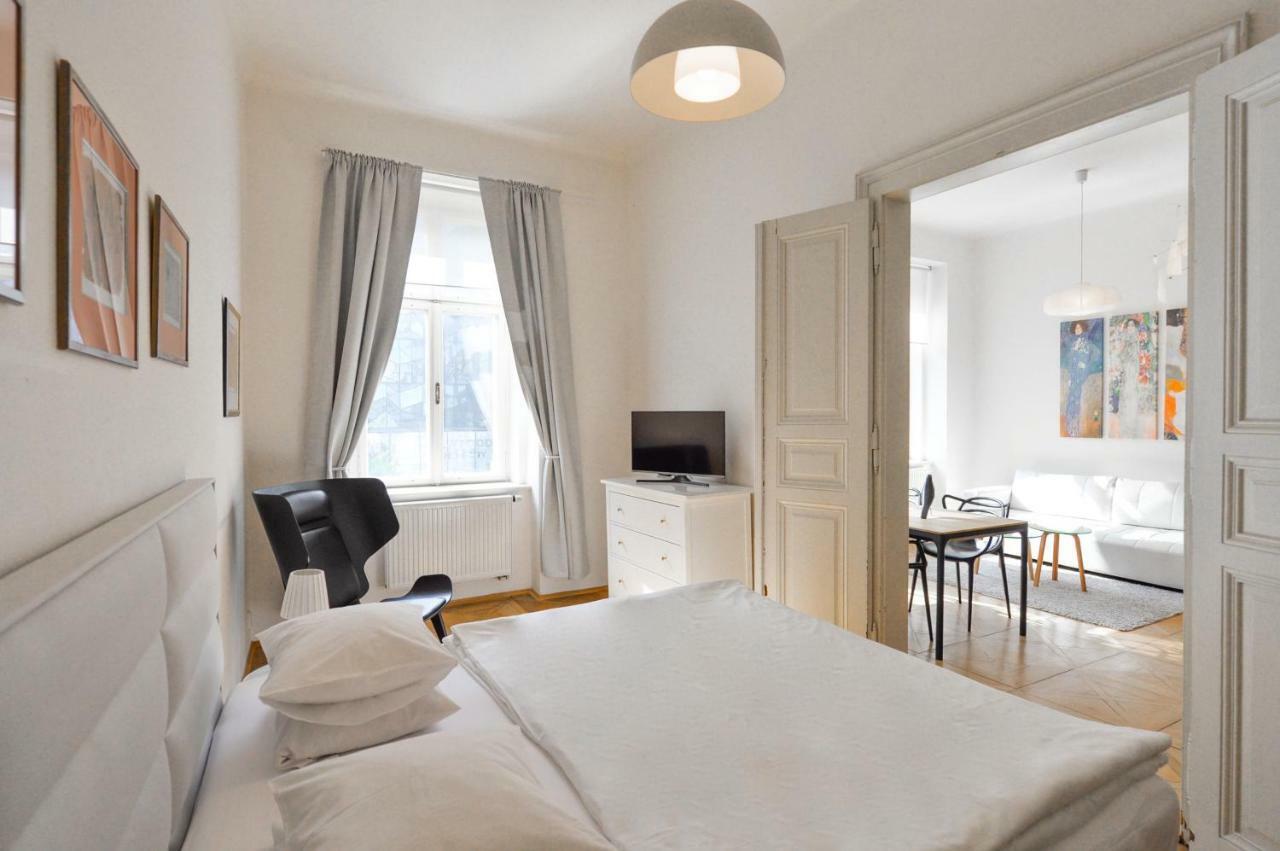 Kafka's Head Appartement Praag